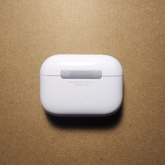 Airpods Pro 2dn gen - Picture 2 of 4